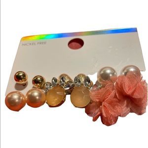 NWT earring set🙂🙂🙂
